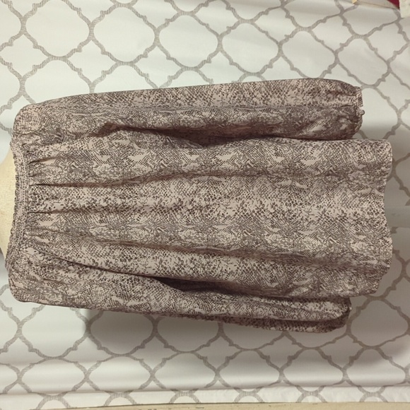 Motherhood Maternity Python Snake Skin Tie Front Blouse XL - Picture 5 of 6